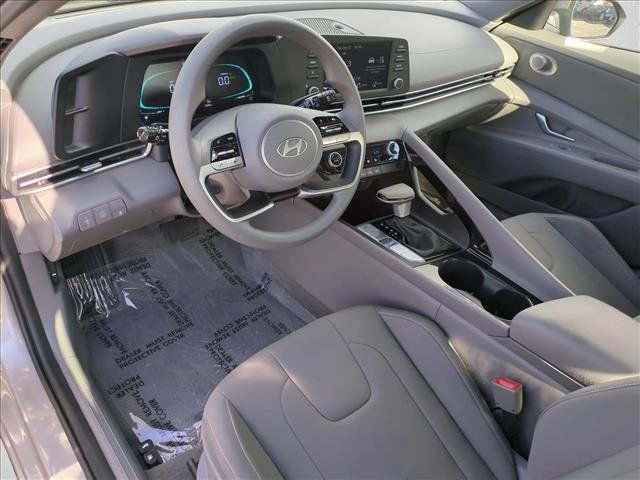 Used 2026 Hyundai Elantra Hybrid FWD image 10