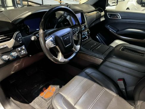 Used 2020 GMC Yukon XL Denali AWD/4WD image 9