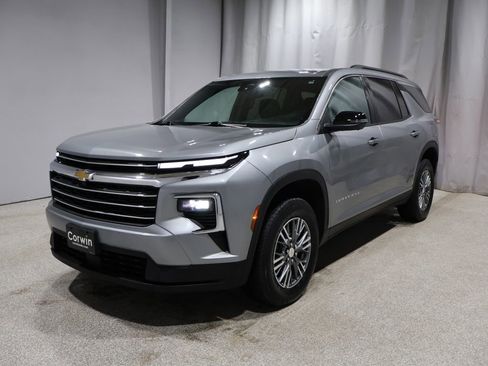 Used 2024 Chevrolet Traverse LT image 7