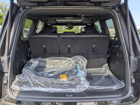 New 2026 Jeep Grand Wagoneer 4WD image 10
