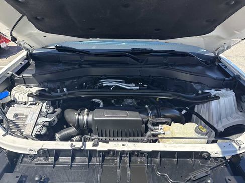 Used 2020 Ford Explorer Platinum w/ Premium Technology Package AWD/4WD image 32