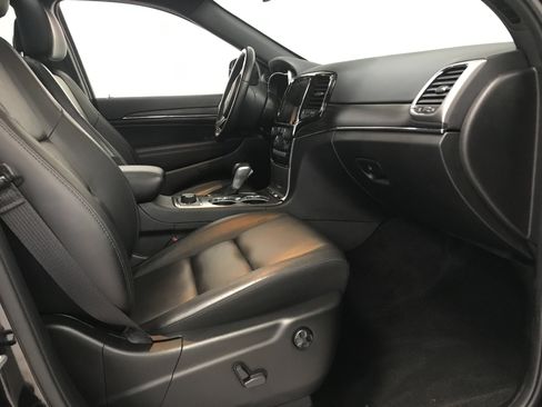 Used 2022 Jeep Grand Cherokee Limited image 10