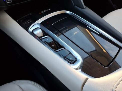 Used 2024 Buick Enclave Essence w/ Technology Package image 33