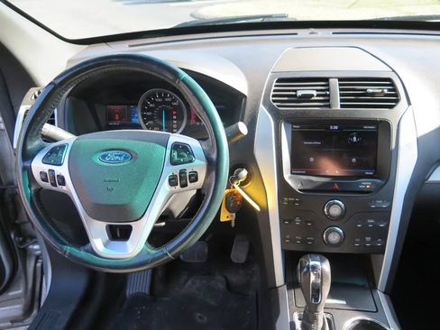 Used 2013 Ford Explorer XLT AWD/4WD image 15