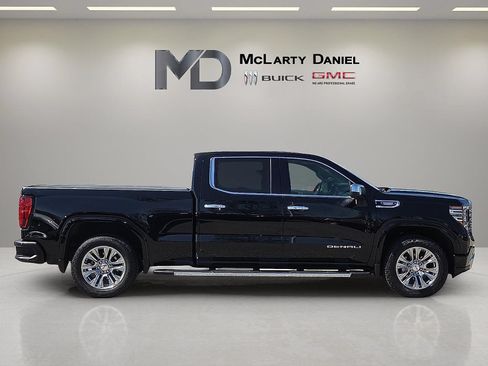 Used 2024 GMC Sierra 1500 Denali w/ Technology Package AWD/4WD image 14