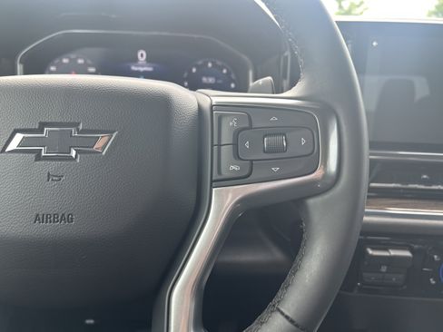 Used 2024 Chevrolet Silverado 1500 LT Trail Boss w/ Convenience Package II AWD/4WD image 19