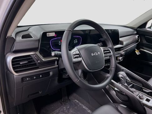 New 2025 Kia Telluride LX image 9