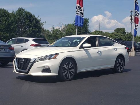 Used 2021 Nissan Altima 2.5 SV AWD/4WD image 3