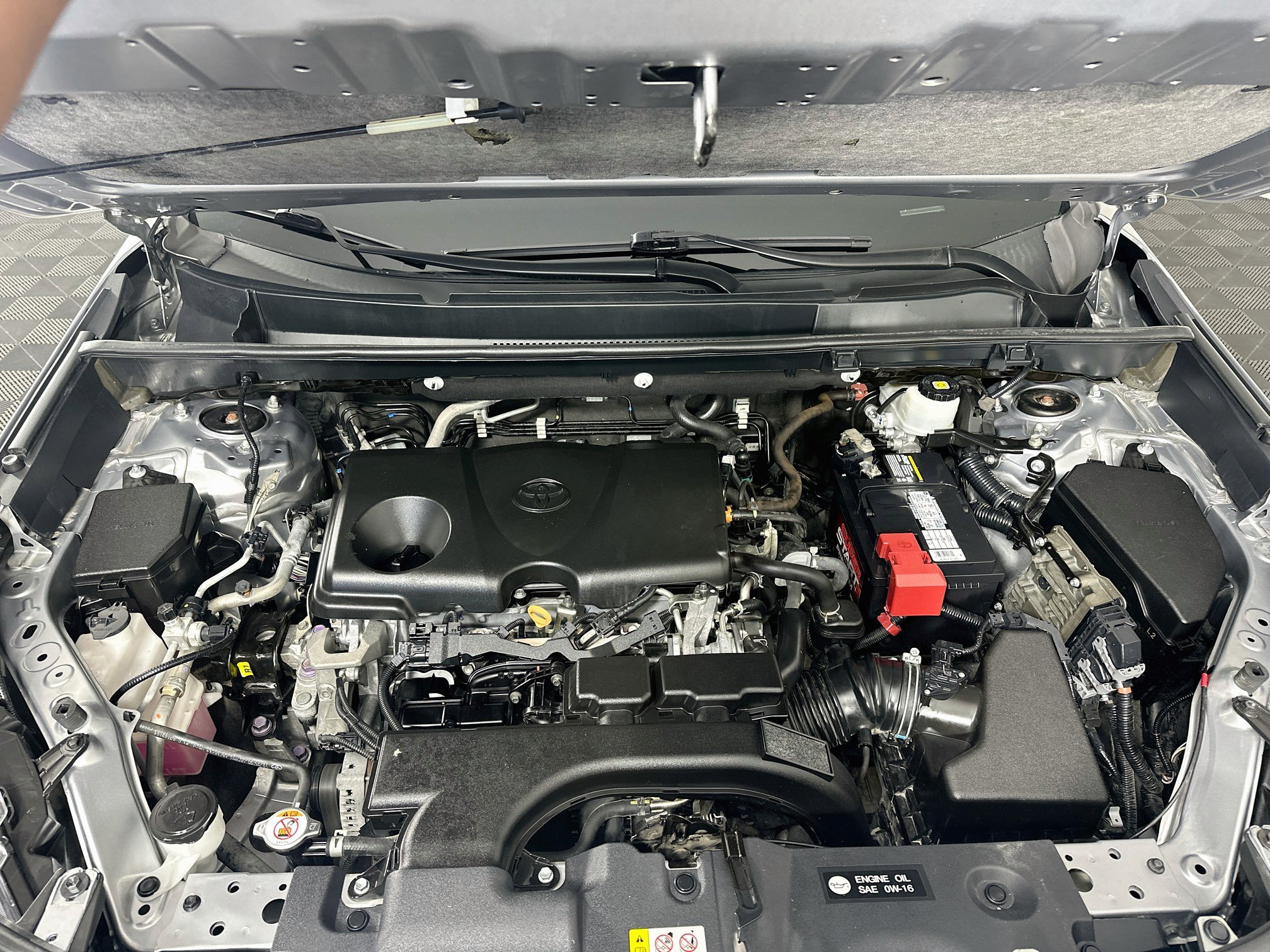 Used 2020 Toyota RAV4 XLE FWD image 34