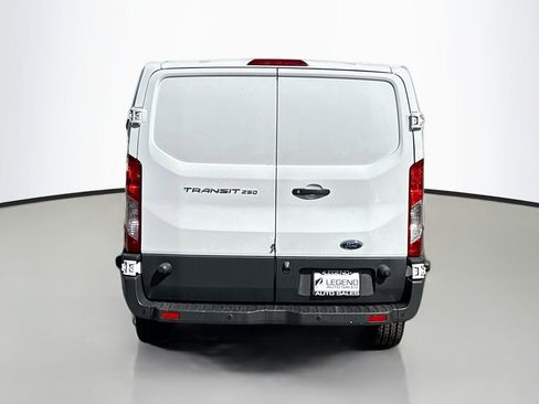 Used 2018 Ford Transit 250 148 Low Roof RWD image 6