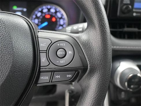 Certified 2022 Toyota RAV4 LE image 28