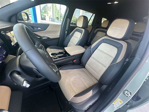 New 2026 Chevrolet Equinox ACTIV w/ Convenience Package III image 19