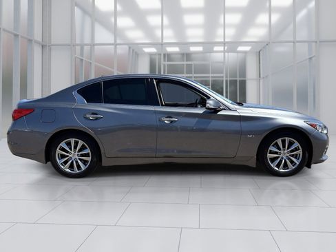 Used 2017 INFINITI Q50 3.0t Premium w/ Driver Assistance Package RWD image 7