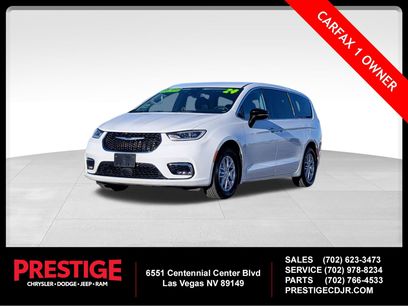 Used 2024 Chrysler Pacifica Touring-L