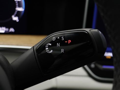 New 2026 Volkswagen Tiguan SEL R-Line image 12