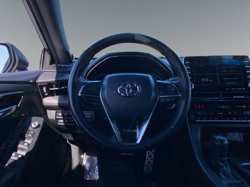 Used 2019 Toyota Avalon XSE w/ Preferred Accessory Package FWD image 12