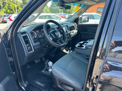 Used 2017 RAM 1500 Express w/ Black Ram 1500 Express Group AWD/4WD image 9