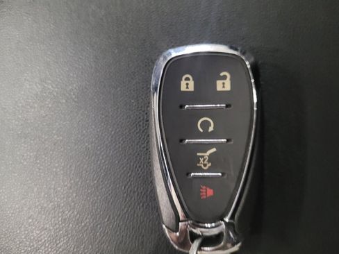 Used 2022 Chevrolet Equinox LT image 32