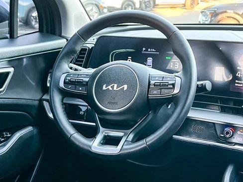 Used 2023 Kia Sportage EX image 14