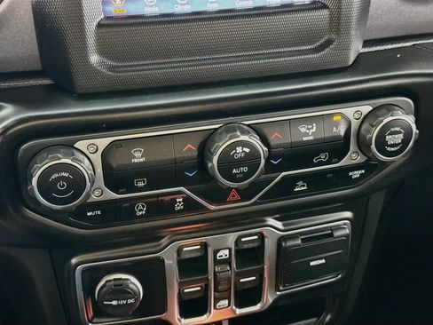 Used 2021 Jeep Gladiator Mojave AWD/4WD image 16