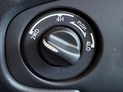 Used 2024 Nissan Frontier S w/ Technology Package image 16