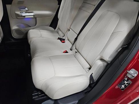 New 2026 Mercedes-Benz GLB 250 image 15