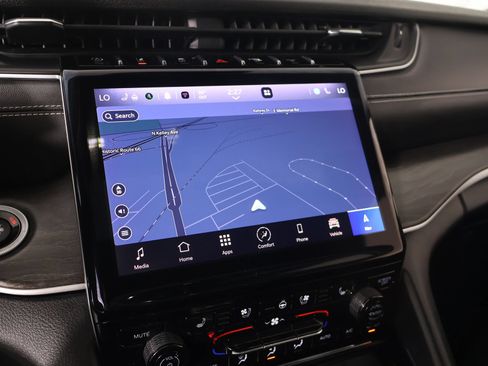 Used 2023 Jeep Grand Cherokee L Limited w/ Luxury Tech Group II RWD image 7