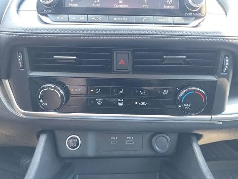 Used 2021 Nissan Rogue S FWD image 23