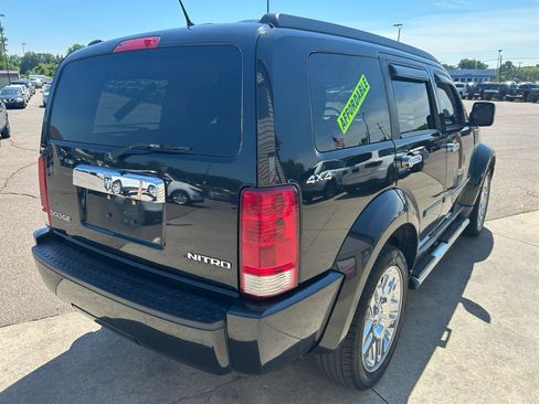 Used 2011 Dodge Nitro Heat w/ Chrome Accents Group AWD/4WD image 5