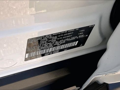 Used 2025 Toyota RAV4 XLE FWD image 38