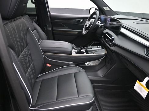 New 2026 Buick Enclave Avenir w/ Super Cruise Package image 7