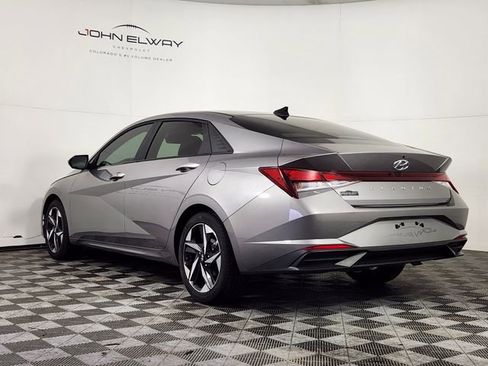 Used 2023 Hyundai Elantra SEL w/ Convenience Package FWD image 5