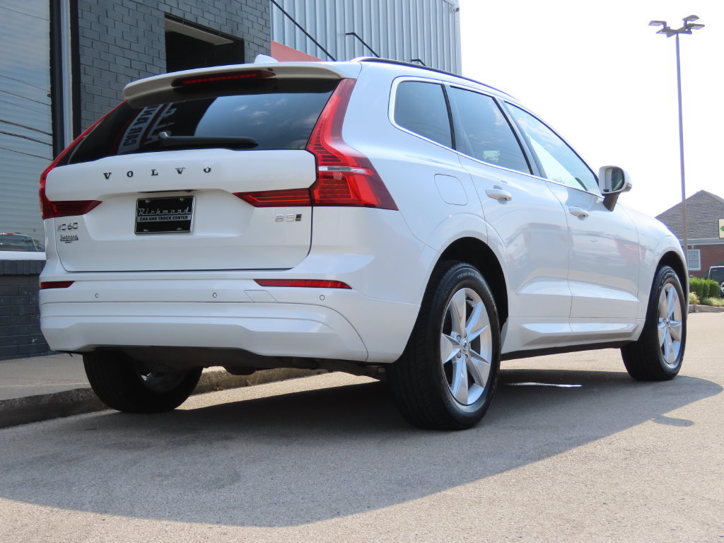 Used 2022 Volvo XC60 B5 Momentum AWD/4WD image 4
