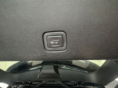 Used 2023 Cadillac XT6 Sport image 41