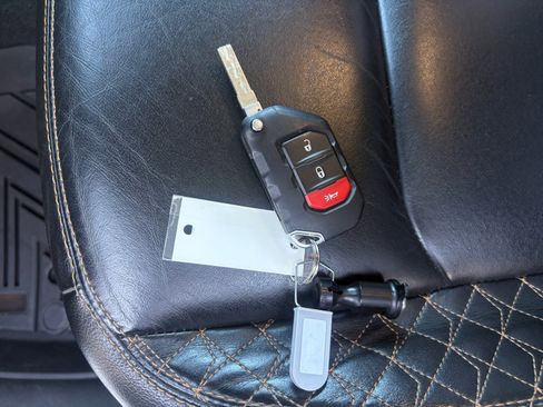 Used 2023 Jeep Gladiator Overland image 33