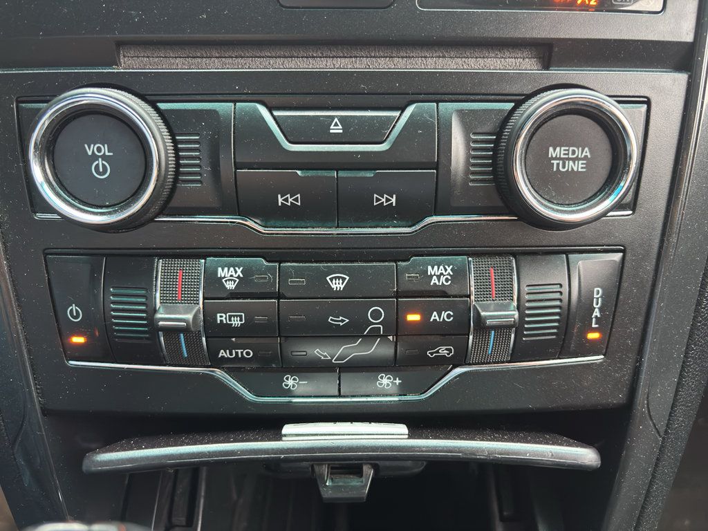 Used 2016 Ford Explorer XLT w/ Equipment Group 201A AWD/4WD image 23