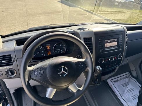 Used 2018 Mercedes-Benz Sprinter 2500 image 19