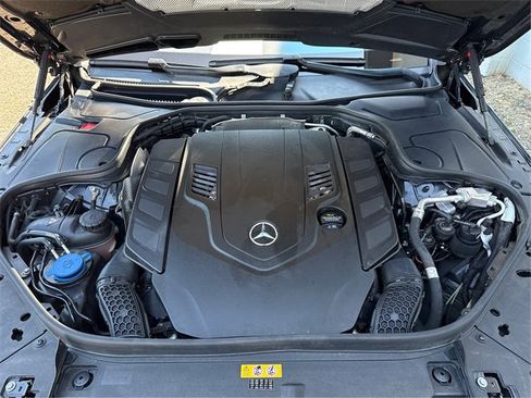 Used 2019 Mercedes-Benz S 560 4MATIC Sedan w/ AMG Line Exterior image 28