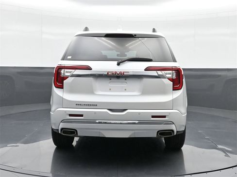 Used 2023 GMC Acadia Denali image 16