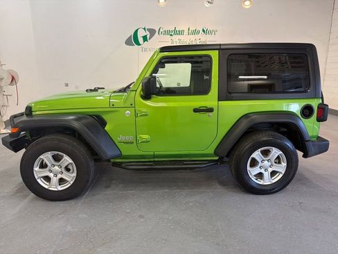 Used 2018 Jeep Wrangler Sport AWD/4WD image 3