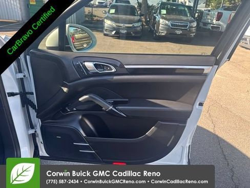 Used 2017 Porsche Cayenne S AWD/4WD image 36