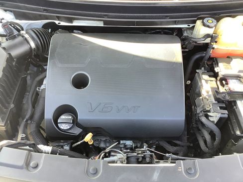 Used 2019 Chevrolet Traverse LT image 9