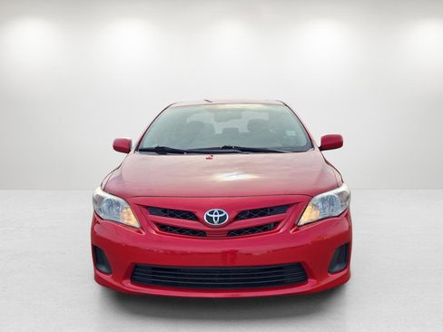 Used 2011 Toyota Corolla LE image 2