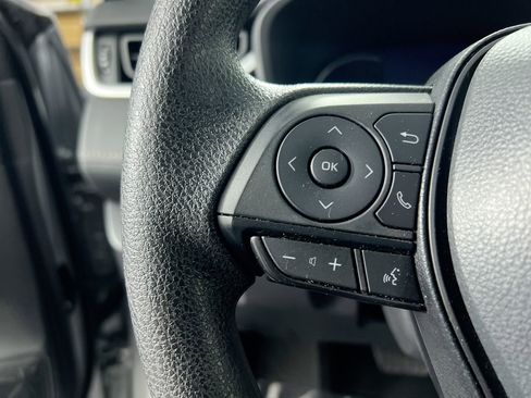 Used 2025 Toyota RAV4 XLE image 16