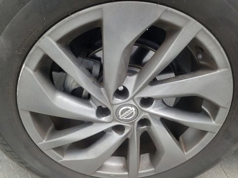Used 2016 Nissan Rogue SL w/ SL Premium Package image 31