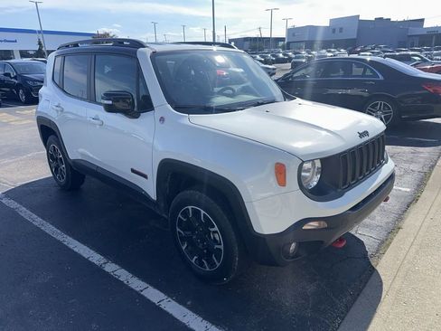 Used 2023 Jeep Renegade Trailhawk w/ Trailhawk Elite Group AWD/4WD image 3