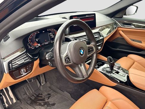Used 2021 BMW 540i xDrive w/ M Sport Package image 9