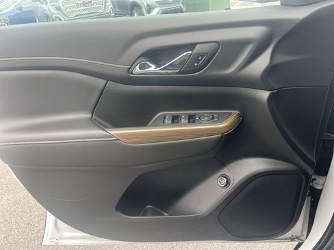 Used 2023 GMC Acadia SLE w/ Driver Convenience Package image 34