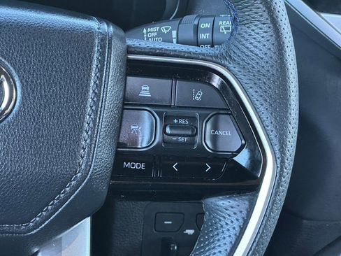 Certified 2024 Toyota Sequoia Platinum AWD/4WD image 23