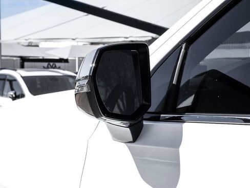 Used 2023 Chevrolet Suburban Premier image 44